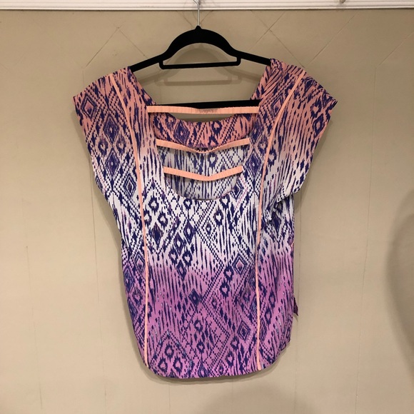 American Eagle Patterned Top - Picture 3 of 6